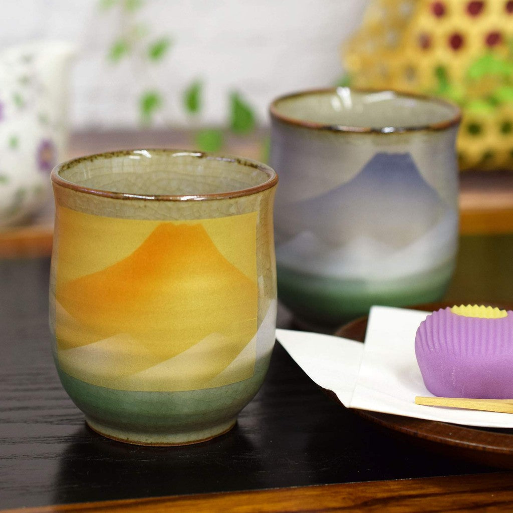 【made in japan】
Kura Waza Stylish Couple Sake Cups, Kutani Ware, Fuji Mountain Design, Ceramic Tableware, Japanese Made, Perfect for Weddings, Anniversaries, and Milestone Celebrations, Gifts for Loved Ones.