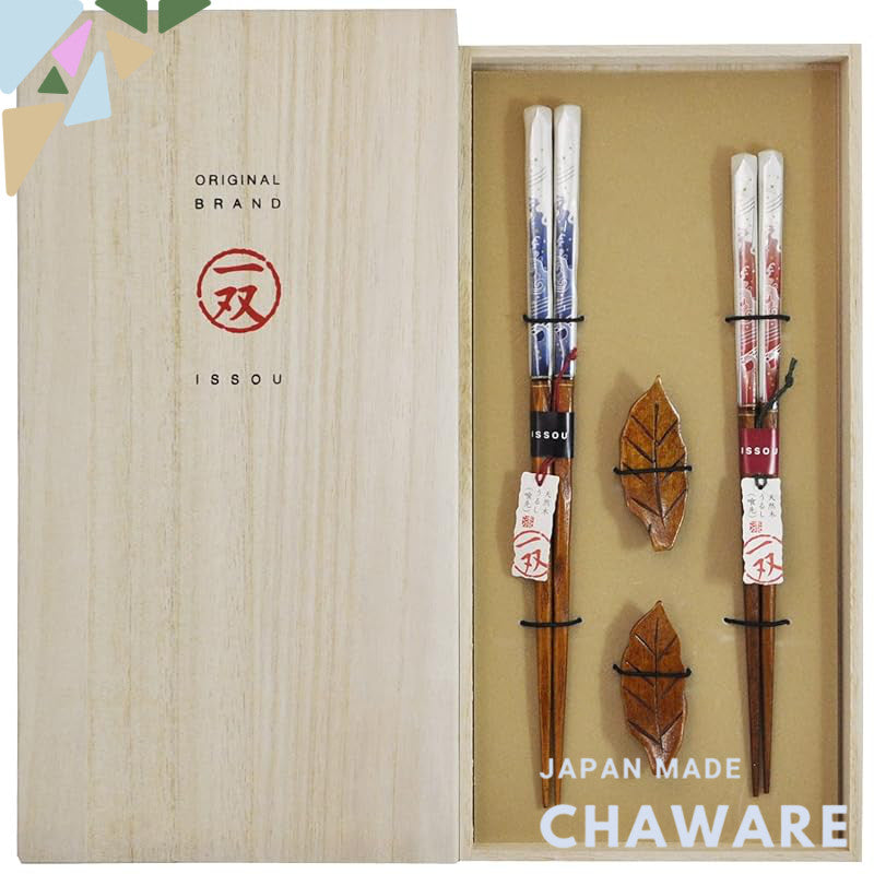 A pair of couple's lacquered chopsticks in a paulownia box, featuring "Shuwa," along with a holly chopstick rest. Made i