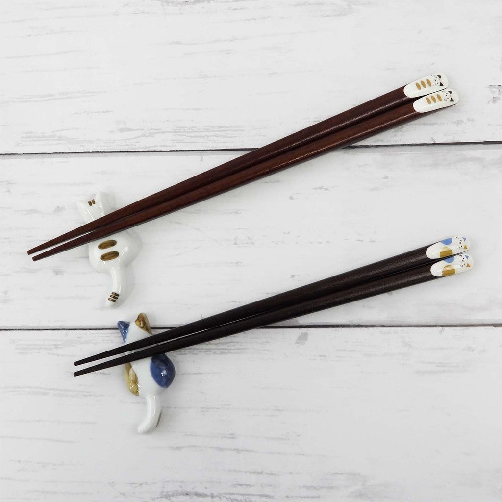 Ishida Kiri Box with Chopstick Rest - Couples' Chopsticks with Kicho Karakusa Design, Dishwasher Safe, Non-Slip, Made in Japan