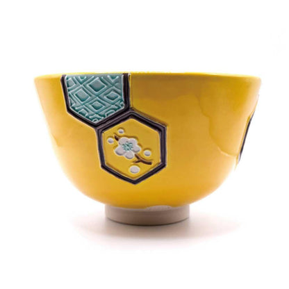 Tea ceremony utensils: Matcha bowl, yellow Ko-ji style, turtle shell pattern, made by Nakamura Suiran.