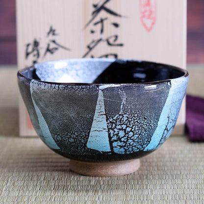 Matcha bowl, ceramic, teaware, Kutani ware, matcha tea bowl, silver glaze, brand, matcha, tea bowl, Japanese tableware, made in Japan.