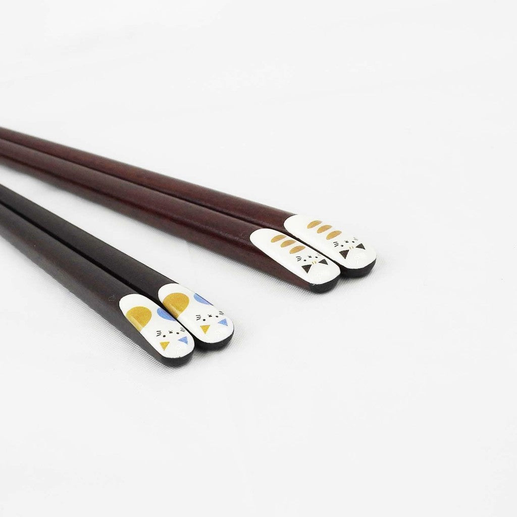 Ishida Kiri Box with Chopstick Rest - Couples' Chopsticks with Kicho Karakusa Design, Dishwasher Safe, Non-Slip, Made in Japan