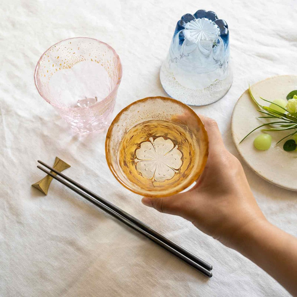 【made in japan】
Toyo Sasaki Glass Wagarasu On Fuji Sakura Hot Water Shochu Glass with Gold Leaf 270ml Made in Japan Shochu Glass Glass Cup Beer Glass Highball Glass Gift Present Father's Day Mother's Day Birthday Respect for the Aged Day 42160TS-G-LGAB