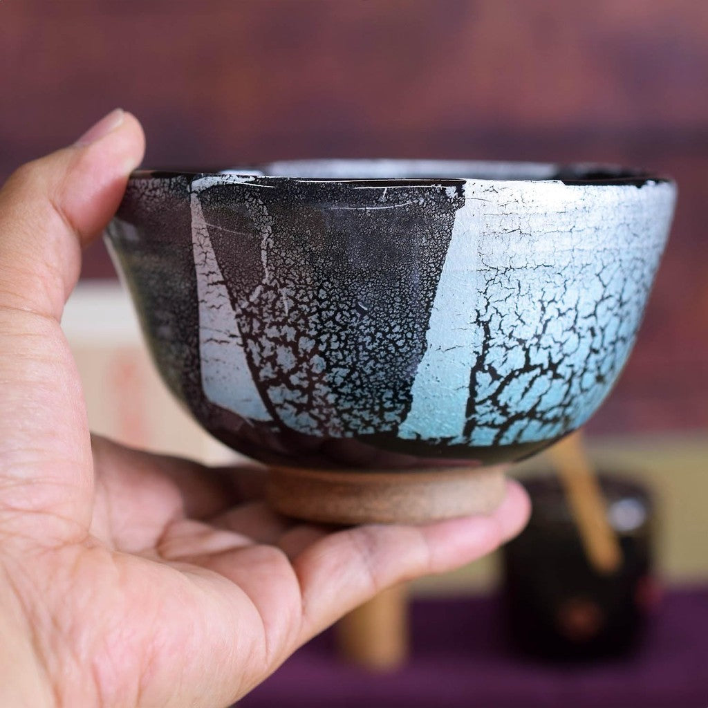 Matcha bowl, ceramic, teaware, Kutani ware, matcha tea bowl, silver glaze, brand, matcha, tea bowl, Japanese tableware, made in Japan.