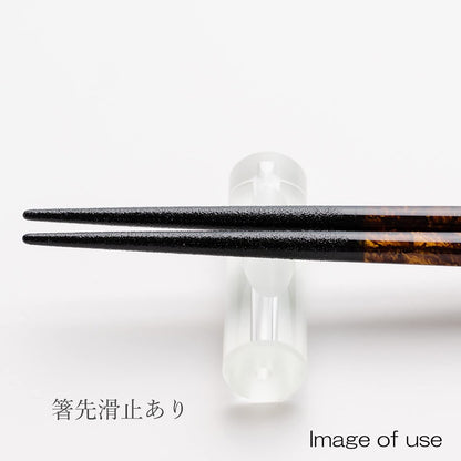 Hashikura Matsukan Dishwasher-Safe Couples Chopsticks Natural Wood Pair Set 22.5cm with Crystal Night Sky Chopstick Rests, Black and Red, Made in Japan G-82016