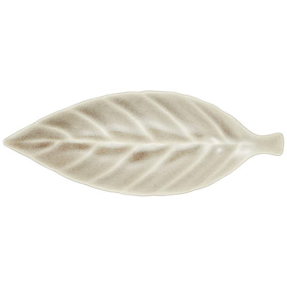 Seto "Leaf" Ceramic Plate — S/M Sizes, Microwave & Dishwasher Safe, Made in Japan