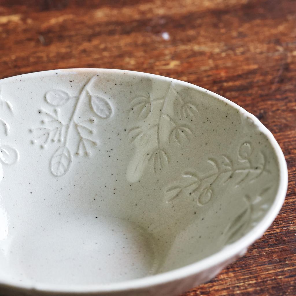Aito Leaf Gohon-te 14cm White Seto Ware Salad/Side Bowl Microwave & Dishwasher Safe Made in Japan