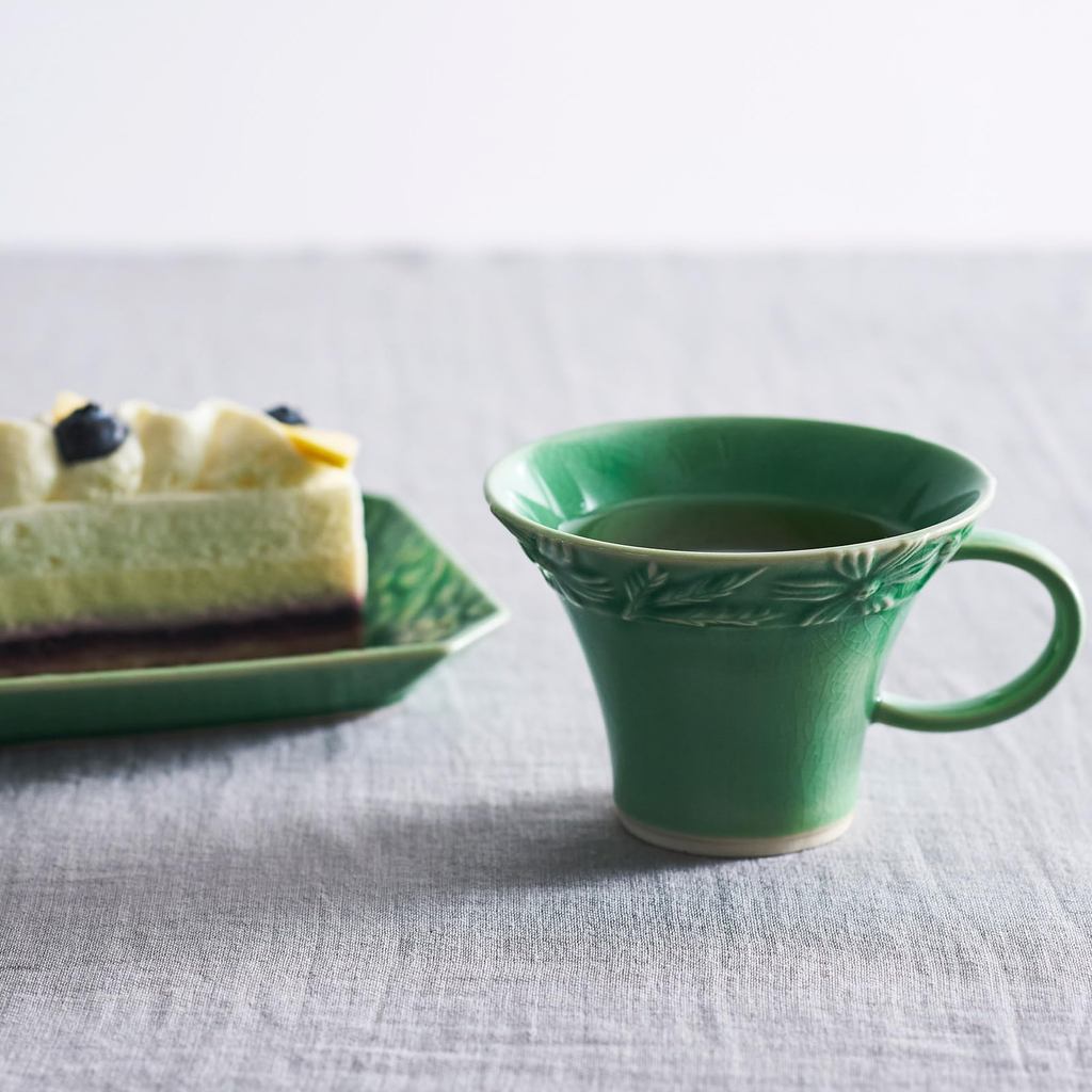 aito Marguerite Seto Ceramic Coffee & Tea Cup 230ml – Microwave & Dishwasher Safe Floral Relief, Made in Japan