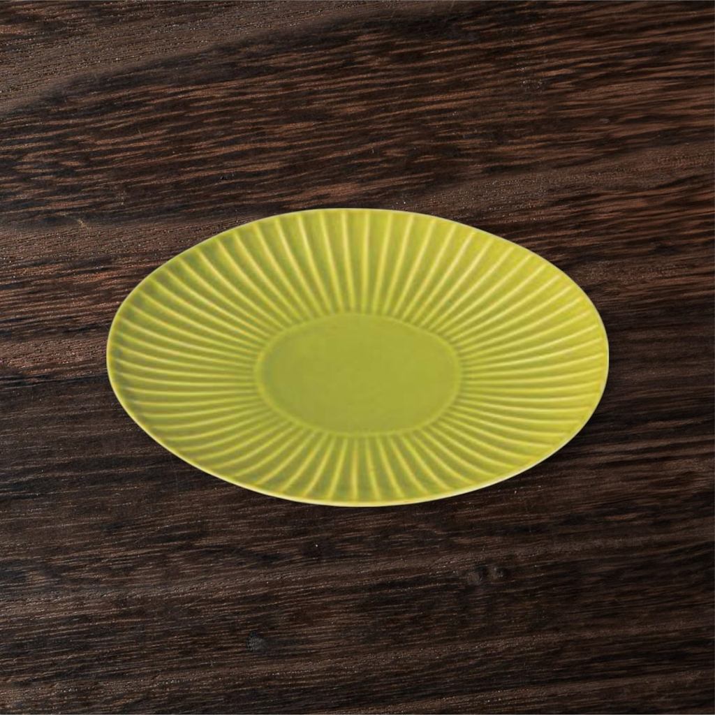 Takumibufu Arita-yaki 18cm Porcelain Plate Shinogi Pale Green (Medium) Made in Japan