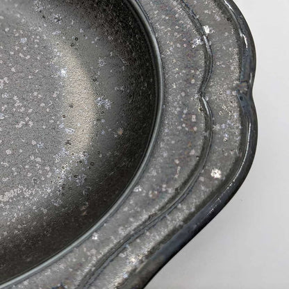 Cadre Mino Ware Antique-Style Oval Relief Ceramic Plate/Bowl – Microwave-Safe, Made in Japan
