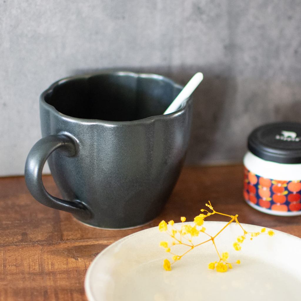aito Hana 360ml Black Kurobeni Seto-yaki Ceramic Mug Microwave/Dishwasher Safe Made in Japan
