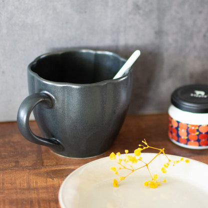 aito Hana 360ml Black Kurobeni Seto-yaki Ceramic Mug Microwave/Dishwasher Safe Made in Japan