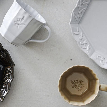 Antique-Style Olive Relief Seto-yaki Ceramic Mug 300ml — Microwave & Dishwasher Safe, Classic Japanese Gift