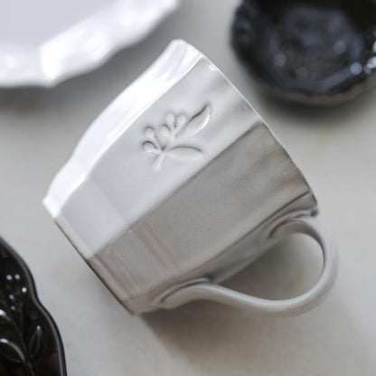 Antique-Style Olive Relief Seto-yaki Ceramic Mug 300ml — Microwave & Dishwasher Safe, Classic Japanese Gift