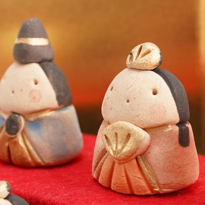 Fukubeya Seto-yaki Compact Three-Tier Mini Hina Doll Display with Gold Screen, Ceramic Made in Japan
