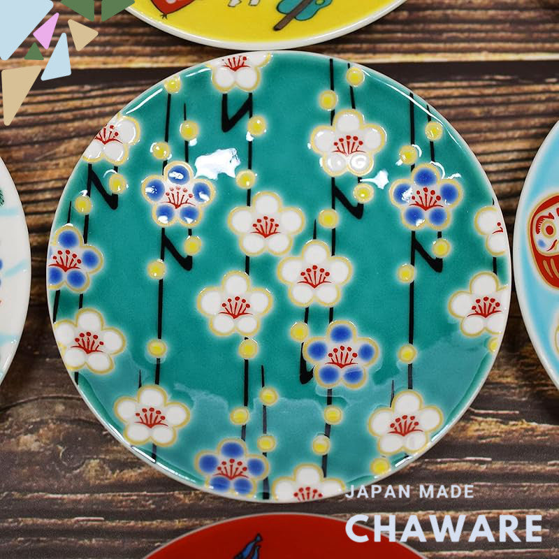 【made in japan】
Waza no Kura Stylish Kutani Ware Plate, Lucky Small Dish with Plum Design, Ceramic Side Plate for Servin