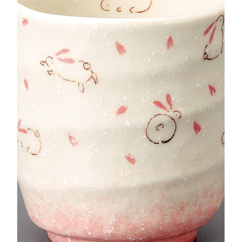 【made in japan】Sōhōyama Sushi Tea Cup with Hopping Rabbit Design, Pink, Dimensions: φ8.5x9cm, Perfect for Enjoying Sushi and Tea. Model Number: 488-11-463.