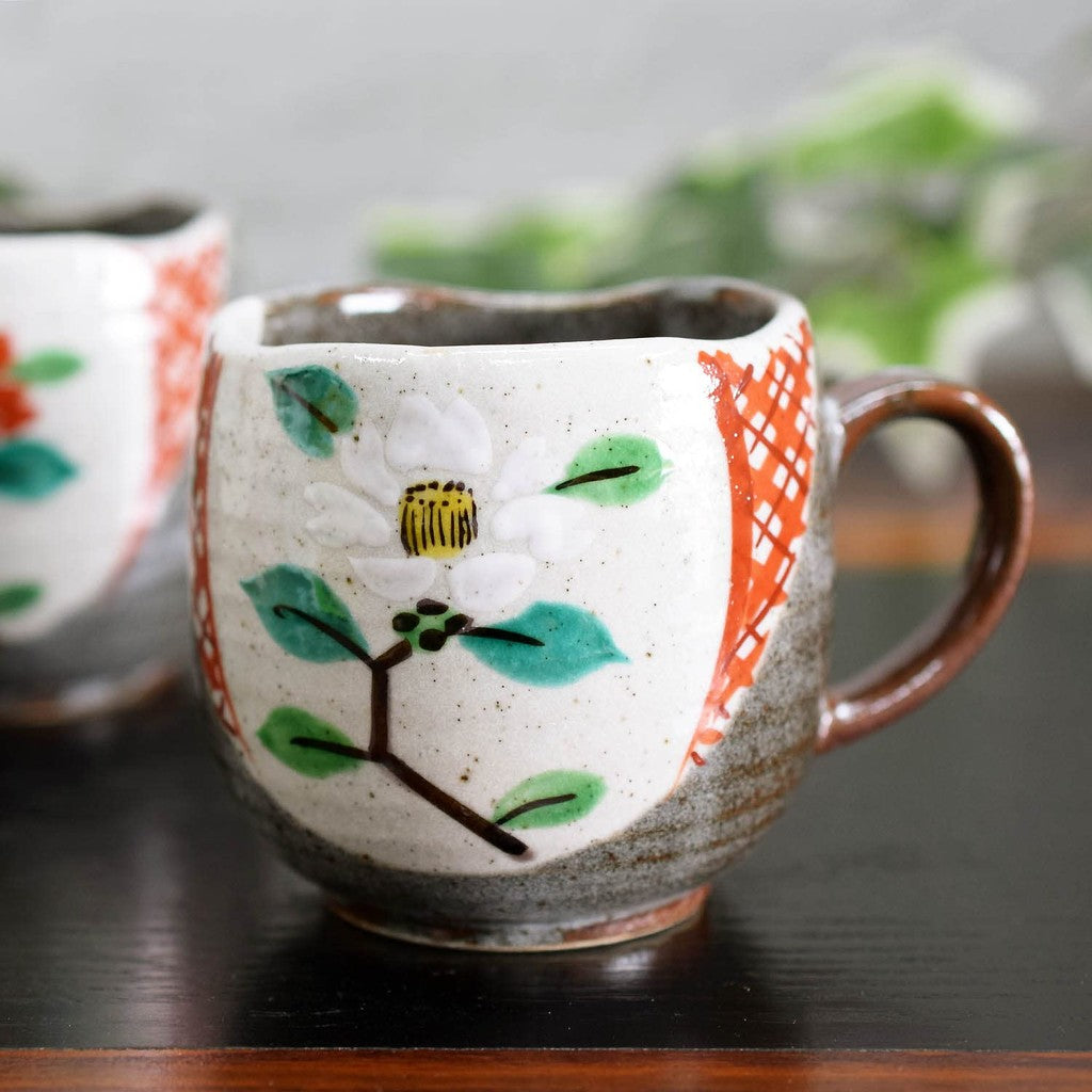 Stylish Japanese Kutani Porcelain Mug Pair Set with Komainu Design - Premium Quality Tableware, Made in Japan, Perfect for Gifts or Home Use
