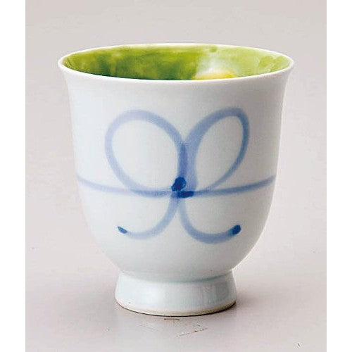【made in japan】
Arita Yaki Kutani Fuji Large Tea Cup Blue Mount Fuji Design 343063 - Elegant Japanese ceramics for tea enthusiasts. Perfect for your collection or as a unique gift.