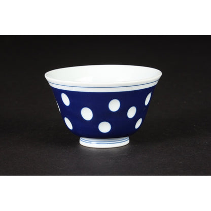 【made in japan】
Saikaitoki Arita Porcelain Sencha Teapot with Polka Dot Pattern - Model 23210. Perfect for tea enthusiasts seeking elegance and tradition in their beverage experience.