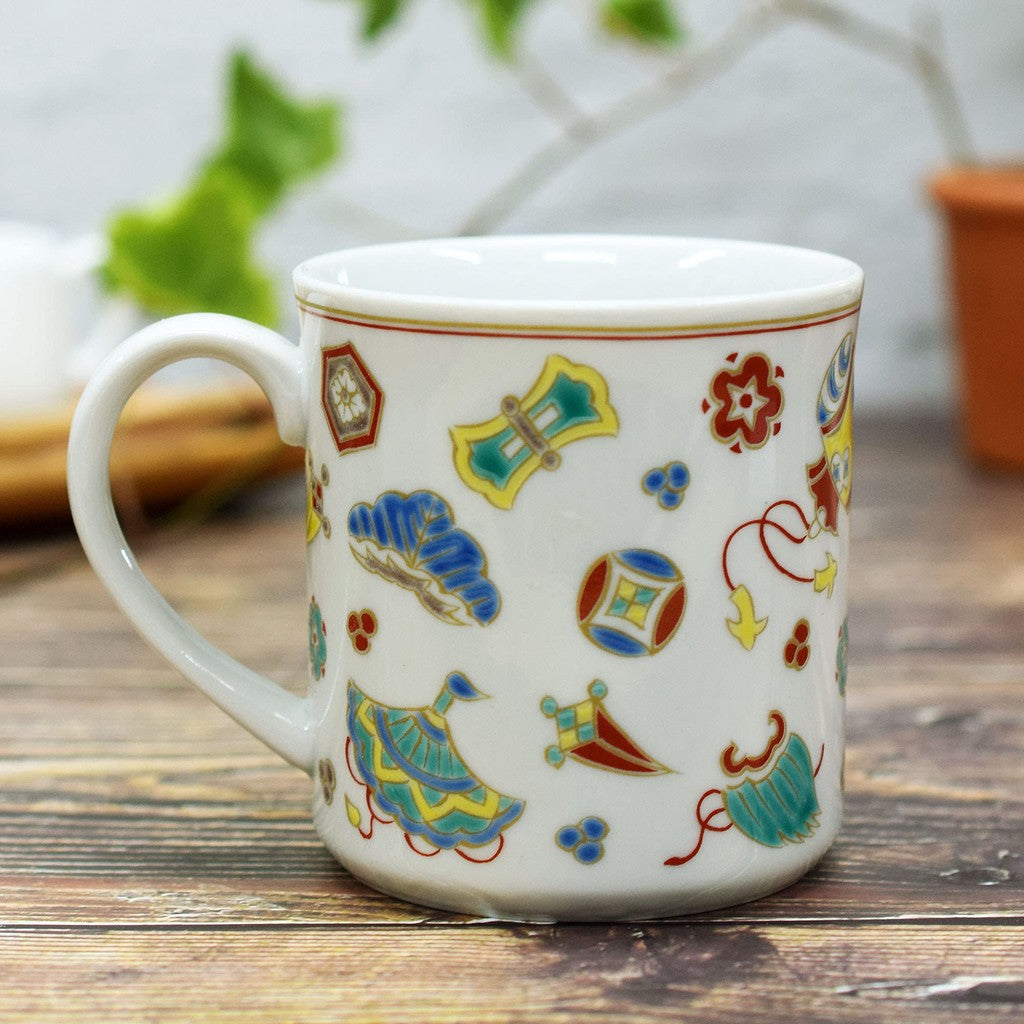 Waza no Kura Kutani Ware Mug - Takara Zukushi Design, Premium Ceramic Tableware, Japanese Made, Ideal for Birthday Gifts, High-Quality Brand, Unique Kitchenware.chaware