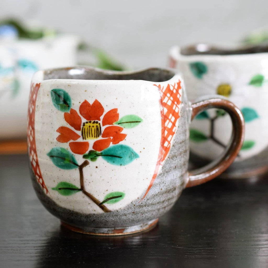 Stylish Japanese Kutani Porcelain Mug Pair Set with Komainu Design - Premium Quality Tableware, Made in Japan, Perfect for Gifts or Home Use