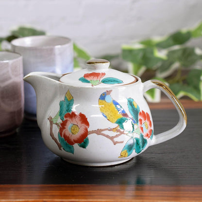 【made in japan】
Stylish Japanese Tableware - Kutani Teapot with Camellia and Bird Design, Ceramic with Strainer, Premium Quality, Made in Japan, Perfect Birthday Gift.