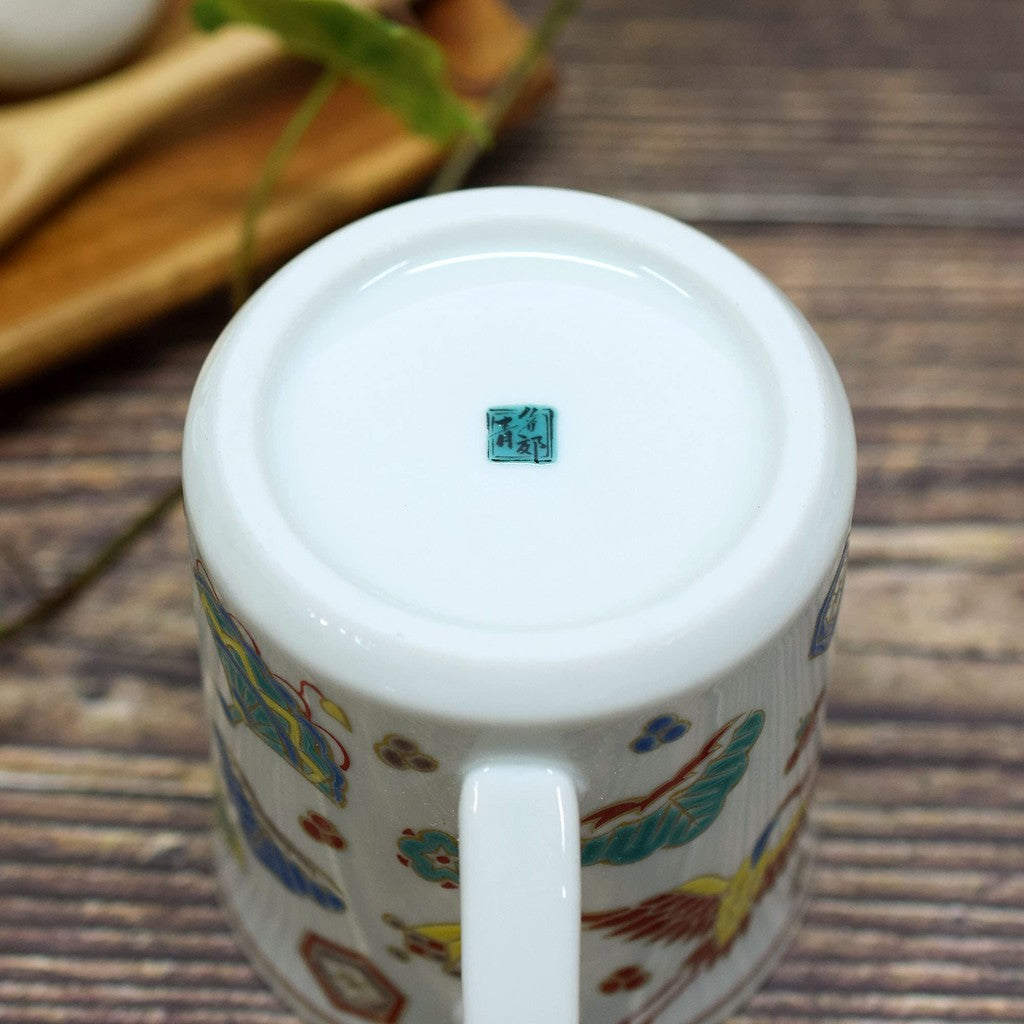 Waza no Kura Kutani Ware Mug - Takara Zukushi Design, Premium Ceramic Tableware, Japanese Made, Ideal for Birthday Gifts, High-Quality Brand, Unique Kitchenware.chaware