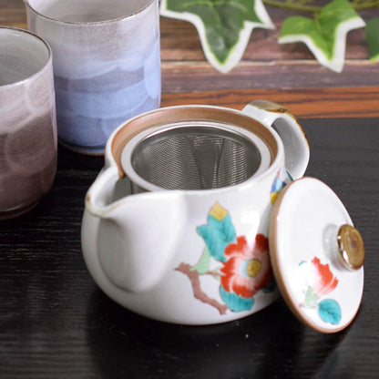 【made in japan】
Stylish Japanese Tableware - Kutani Teapot with Camellia and Bird Design, Ceramic with Strainer, Premium Quality, Made in Japan, Perfect Birthday Gift.
