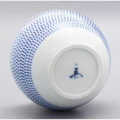 【made in japan】
Hasami Ware Isshin Kiln Colorful Kanna Round Cup Blue 22-028 - Elegant Japanese pottery perfect for tea or coffee enjoyment.