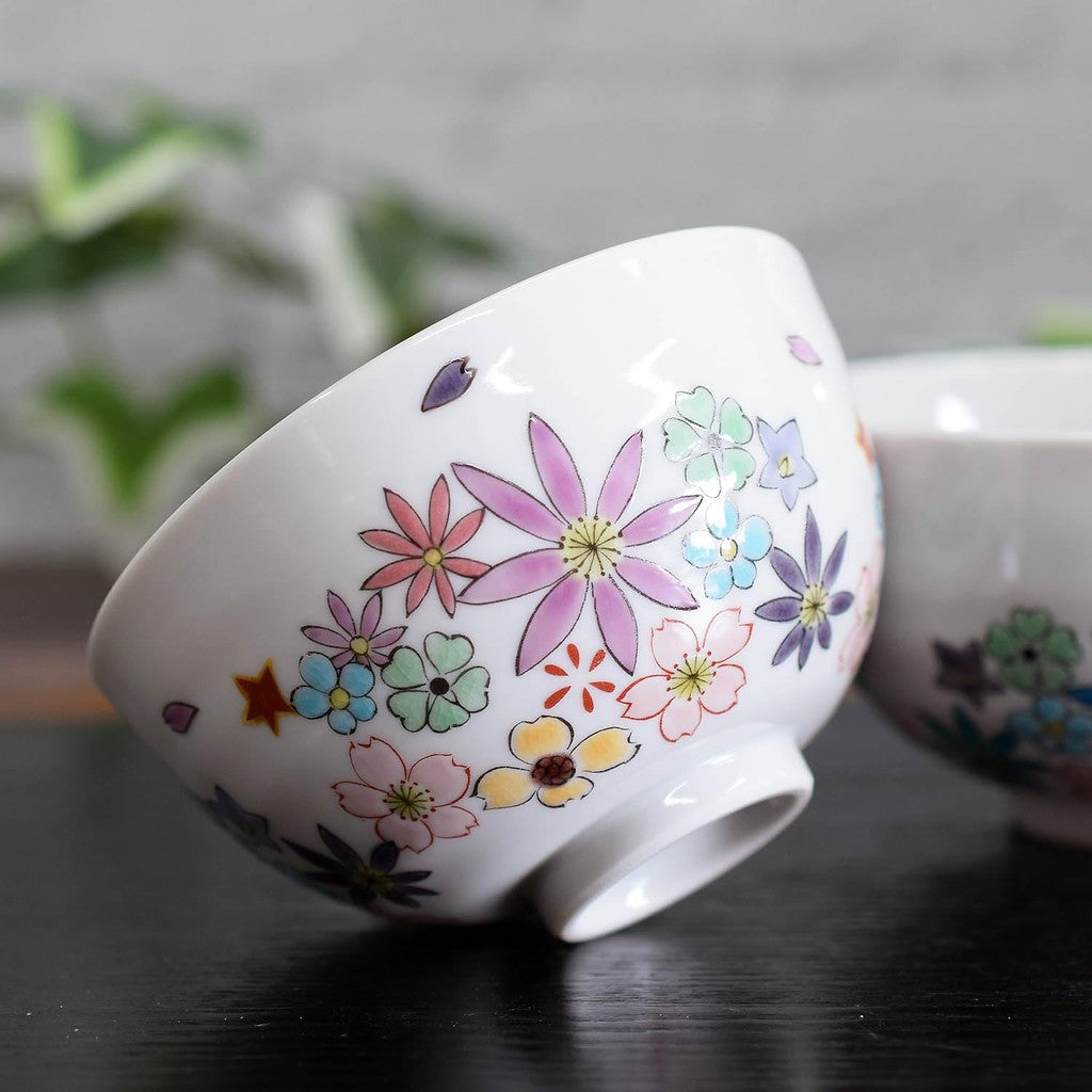 【made in japan】
Elegant Pair of Japanese Rice Bowls - Kutani Ware, Stylish Tableware, Ceramic, Premium Brand, Japanese-Made, Perfect Gift for Weddings, Milestone Birthdays, and Anniversaries.