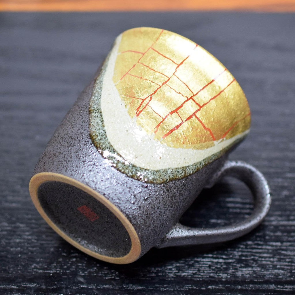Stylish Kutani Porcelain Mug with Gold Leaf Design - Luxury Japanese Tableware, High-Quality Brand, Perfect for Home Decor or Gift