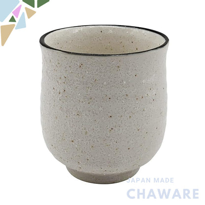 【made in japan】
Utsuwa Roan Mino Ware Tea Cup, Approximately 230ml, White Karatsu with Black Rim, Made in Japan, Item No