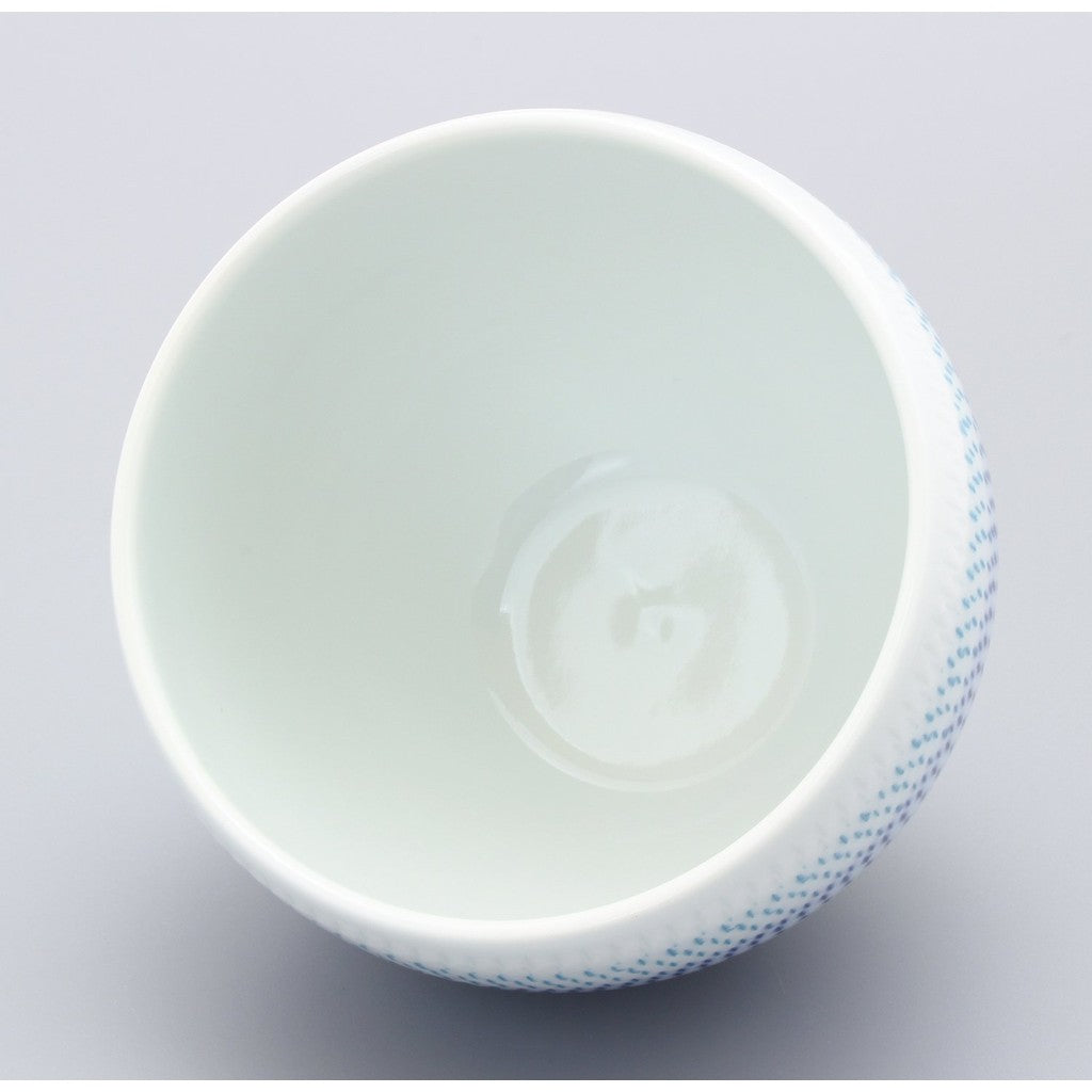 【made in japan】
Hasami Ware Isshin Kiln Colorful Kanna Round Cup Blue 22-028 - Elegant Japanese pottery perfect for tea or coffee enjoyment.