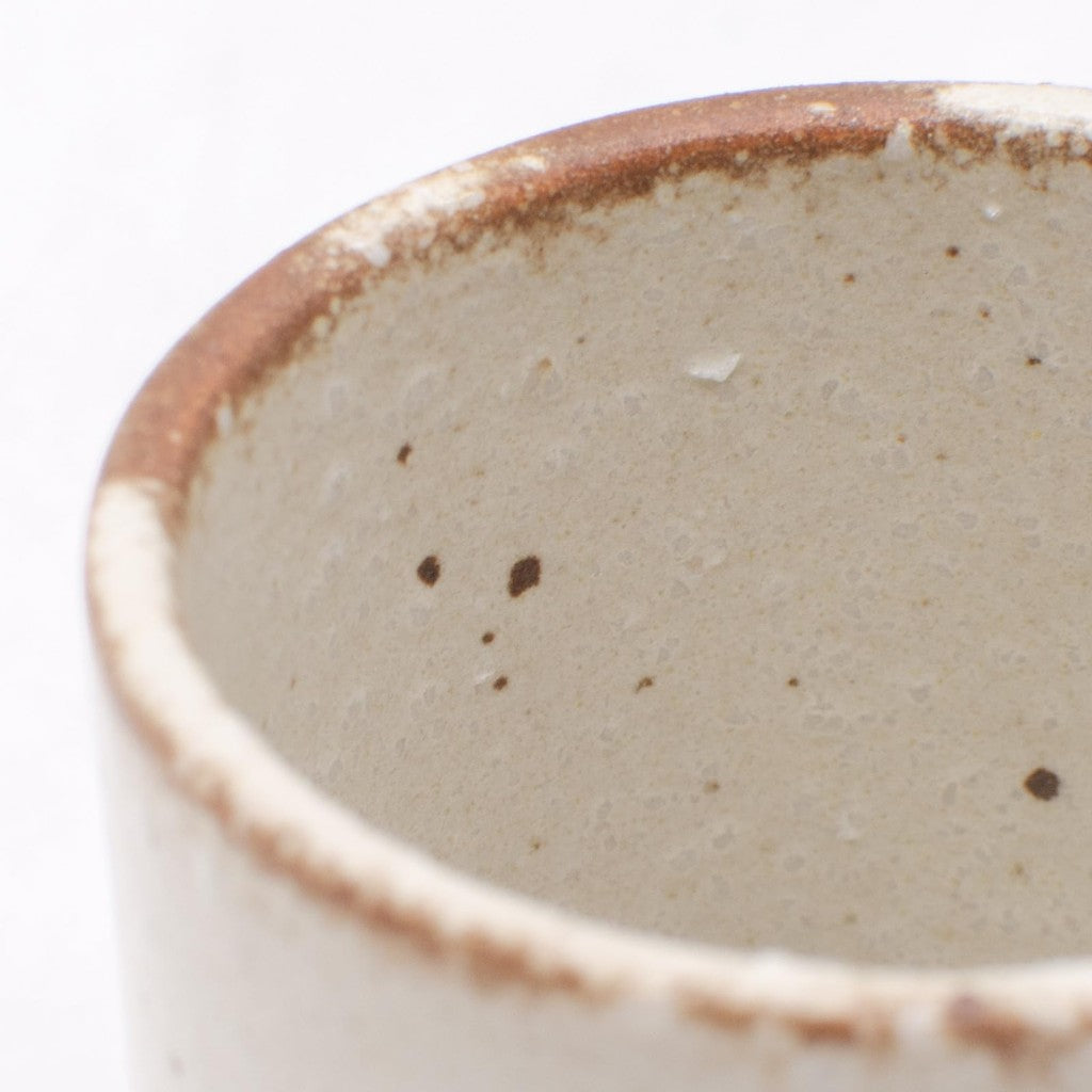 【made in japan】
Mino Ware Rust-Style Gulp Cup, Ochoko Sake Cup, Diameter Approx. 5cm, Capacity About 70ml, Ivory, Microwave & Dishwasher Safe, Made in Japan, Item No. 461-0005. Perfect for enjoying sake in style!