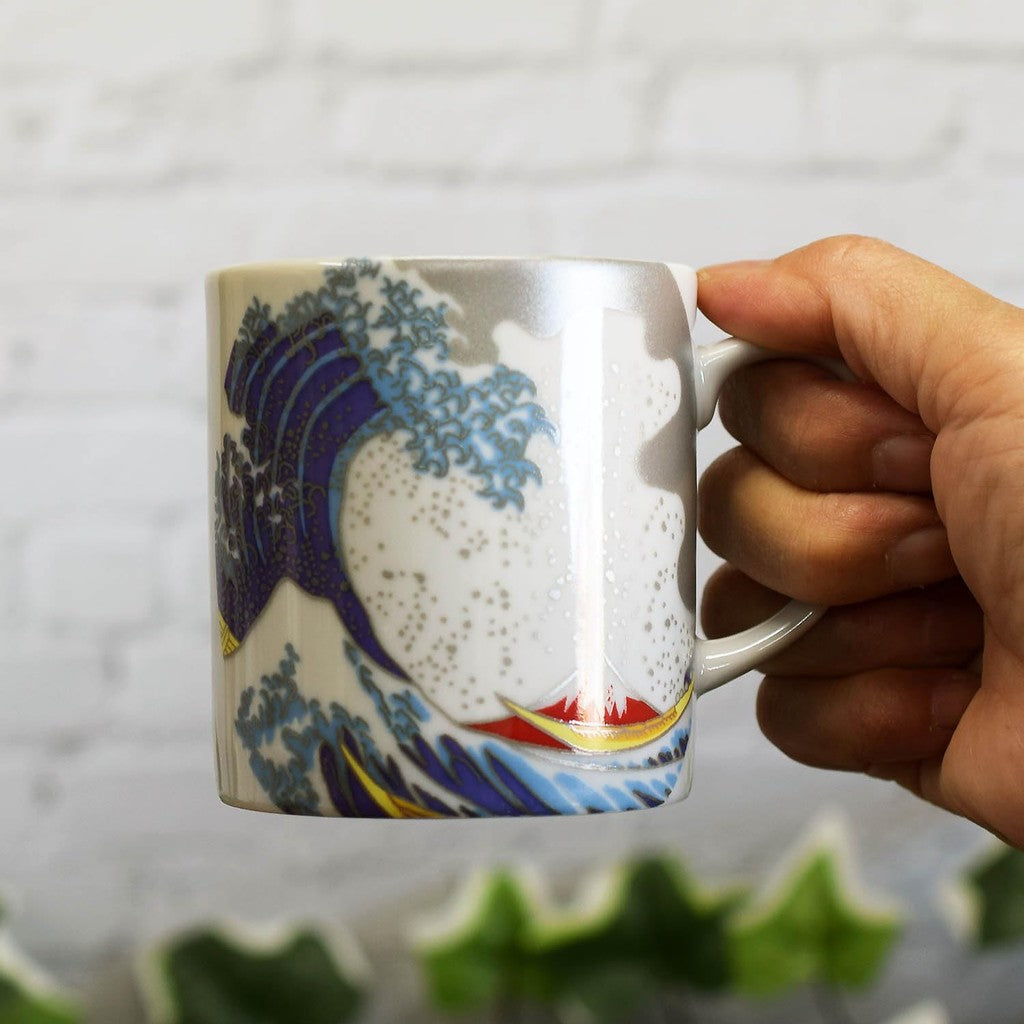 Stylish Pair of Kutani Porcelain Mugs from Waza no Kura - High-End Hokusai Wave Design Tableware, Made in Japan. Perfect Gift for Art Lovers and Tea Enthusiasts.chaware