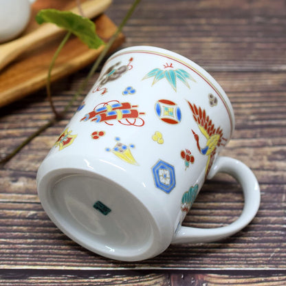 Waza no Kura Kutani Ware Mug - Takara Zukushi Design, Premium Ceramic Tableware, Japanese Made, Ideal for Birthday Gifts, High-Quality Brand, Unique Kitchenware.chaware