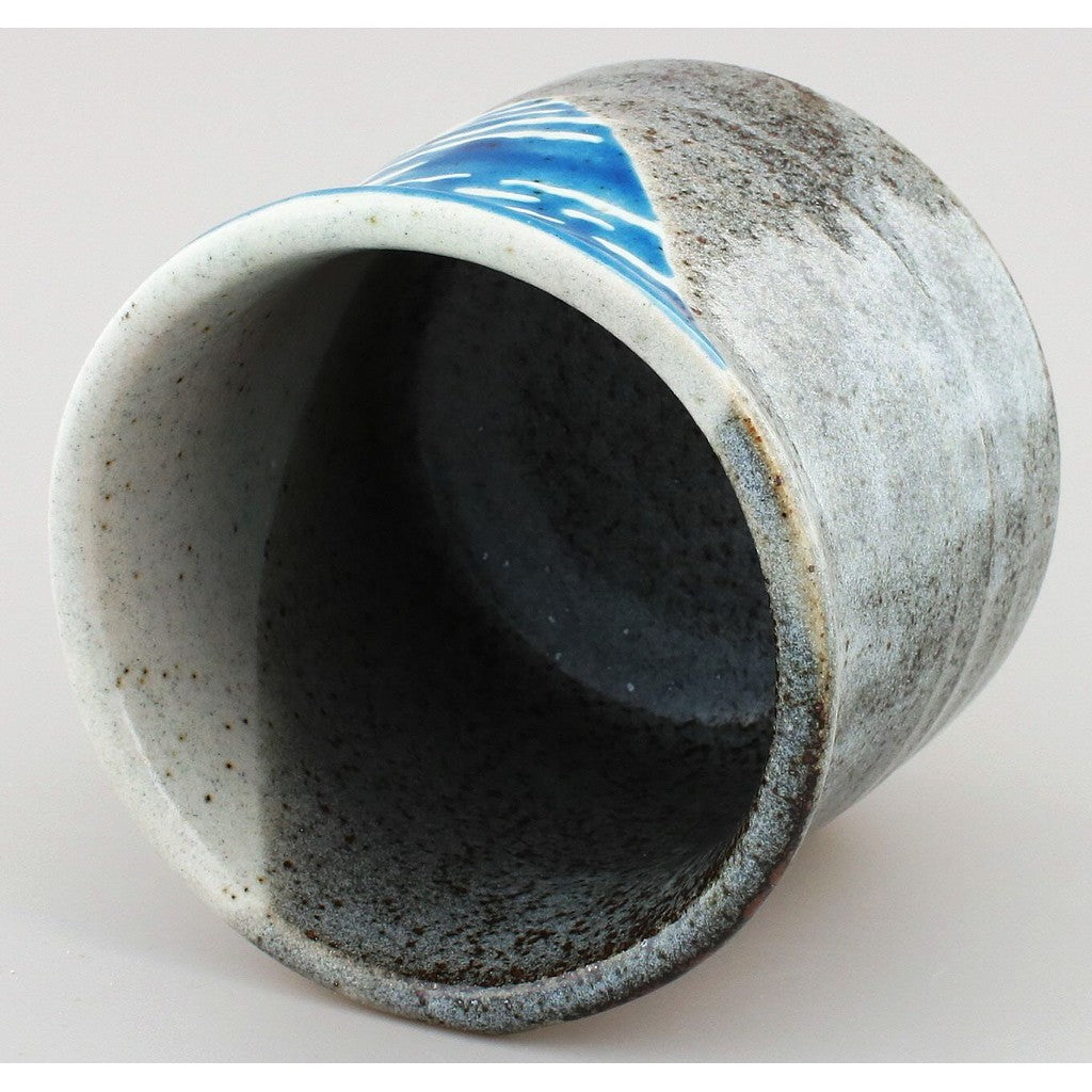 Kutani Ware Large Teacup - Hokusai "South Wind, Clear Sky" K9-726, a perfect blend of traditional craftsmanship and artistic elegance for tea lovers. Teacup