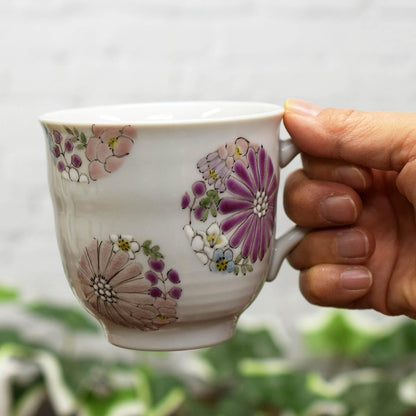 Waza no Kura Elegant Pair Mug Set, Kutani Porcelain Flower Design, Premium Quality Tableware, Made in Japan, Stylish Ceramic Drinkware