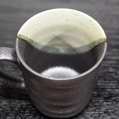 Stylish Kutani Porcelain Mug with Gold Leaf Design - Luxury Japanese Tableware, High-Quality Brand, Perfect for Home Decor or Gift