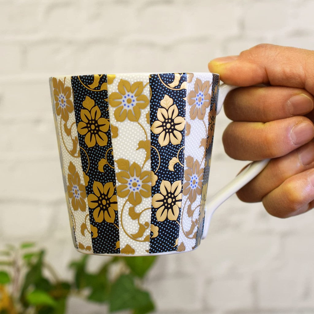Stylish Kutani Ceramics Mug with Blue and White Patterns, High-Quality Japanese Pottery, Elegant Tableware for Home and Gifts.chaware