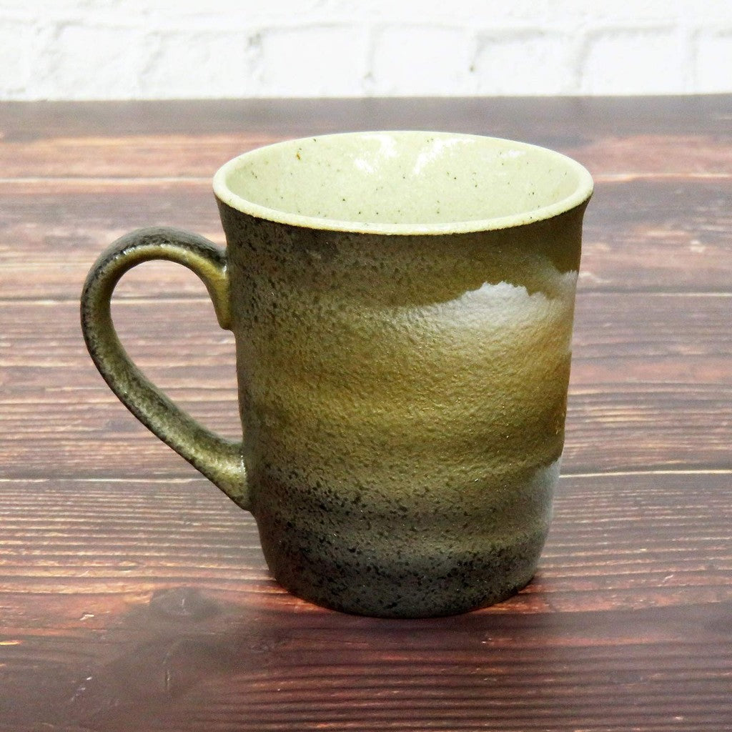 Stylish Japanese Kutani Ceramic Mug with Gold Leaf Crane Design - Premium Quality Tableware, Brand New, Made in Japan. Teacup