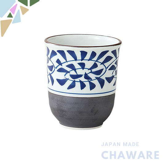 【made in japan】
Arita Porcelain Tea Cup with Blue Nishiki Octopus Pattern - Classic Utensil, Ideal for Tea Lovers, Model
