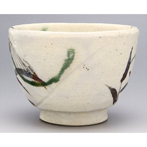 【made in japan】
Mino Ware Nakagaki Renji Small Bowl, Dish, Teacup, and Cup Set - Shino Oribe Grass Pattern 043-0044, Perfect for Everyday Use or Special Occasions.