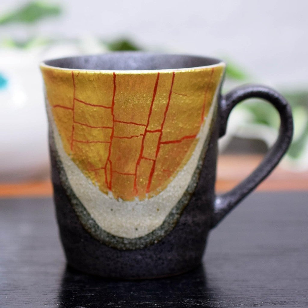 Stylish Kutani Porcelain Mug with Gold Leaf Design - Luxury Japanese Tableware, High-Quality Brand, Perfect for Home Decor or Gift