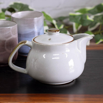 【made in japan】
Stylish Japanese Tableware - Kutani Teapot with Camellia and Bird Design, Ceramic with Strainer, Premium Quality, Made in Japan, Perfect Birthday Gift.