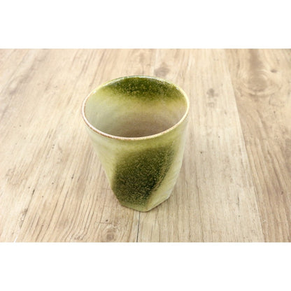 【made in japan】
Mino Ware Japanese Cafe Series Roughly Carved Twisted Free Cup in Yellow Clay Color with Splashing Ink - Model MZ-0568