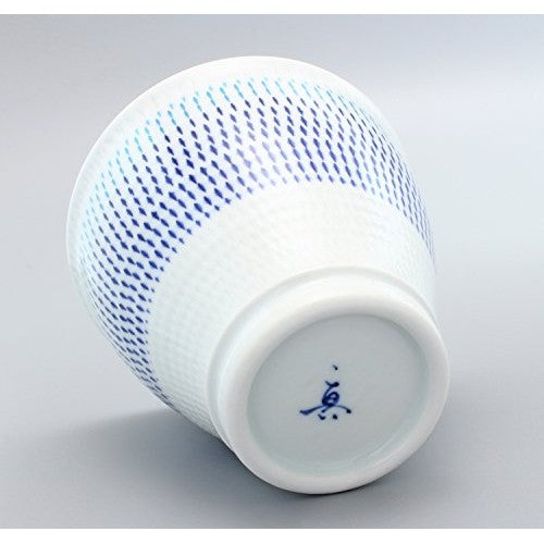 【made in japan】
Hasami Porcelain Isshin Kiln Colorful Kanna Tea Cup Blue 02-206 – Elegant Japanese Ceramics for Tea Lovers