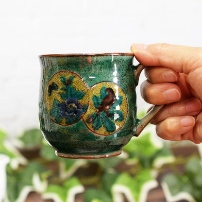 Stylish Kutani Ware Green Round Pattern Mug by Wazano Kurak, Premium Japanese Tableware, Perfect for Birthdays and Special Occasions, High-Quality Brand.chaware