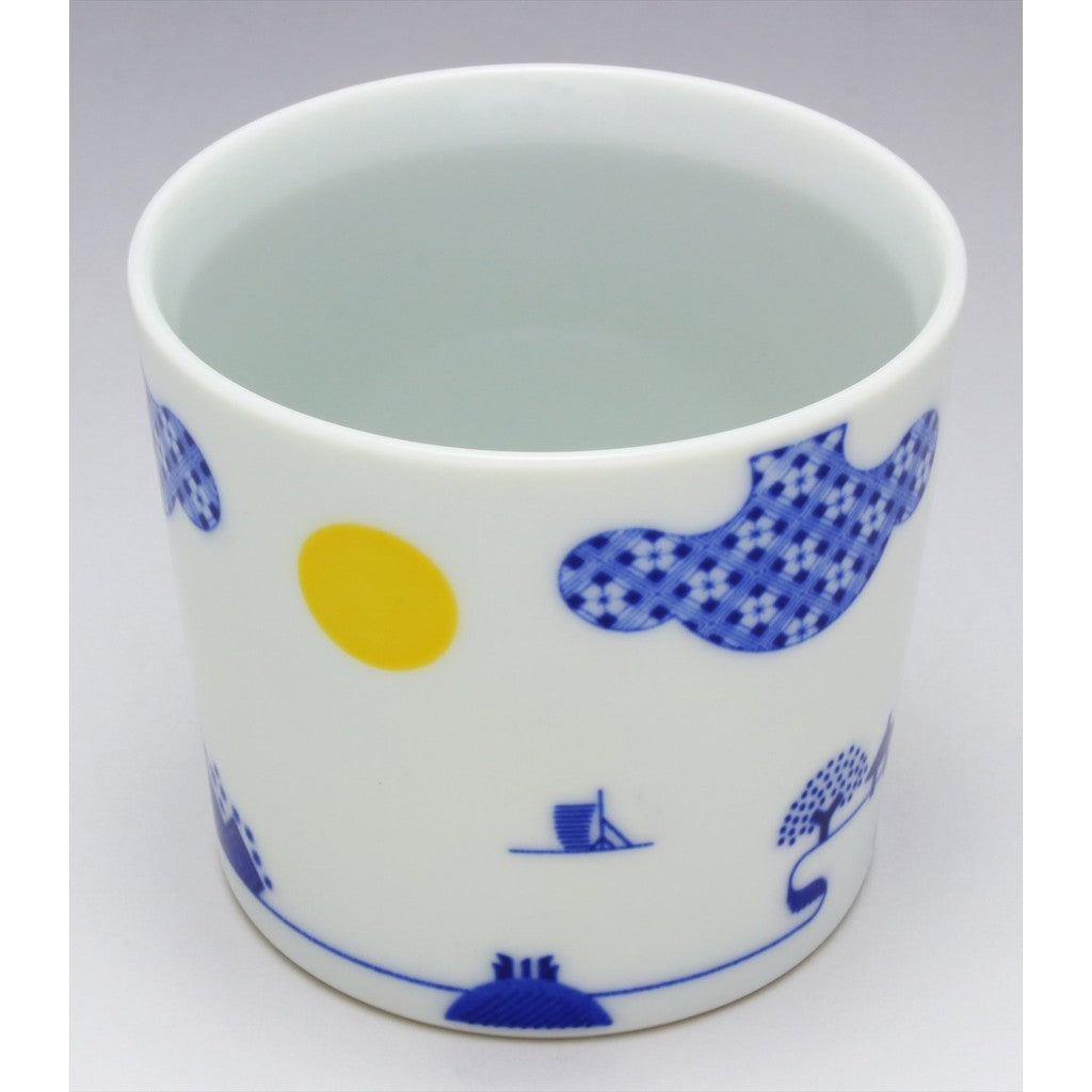 【made in japan】
Arita Porcelain ZOA Daily Cup SANSUI OZ022 - Elegant and Functional Tableware for Everyday Use, Perfect for Coffee or Tea.